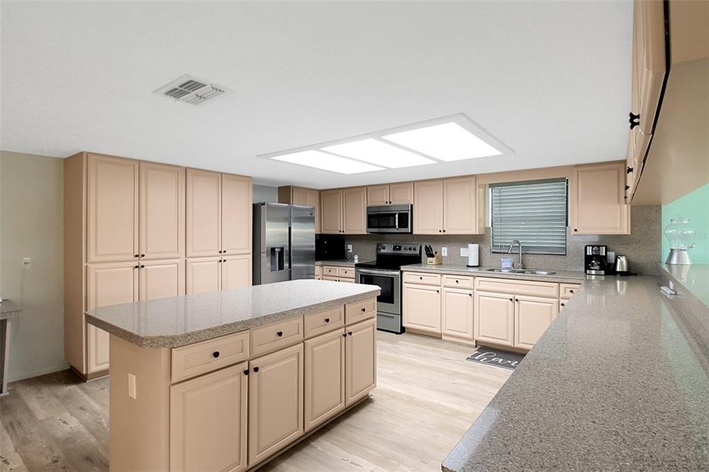 4003 Bayside Court - Photo 16