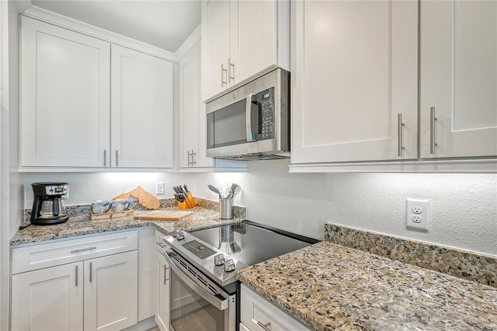 7930 34th Avenue W - Photo 7