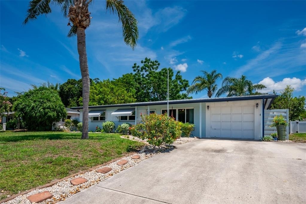3801 Helene Street - Photo 3