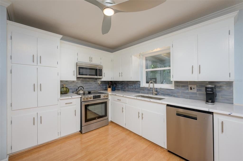 3801 Helene Street - Photo 11