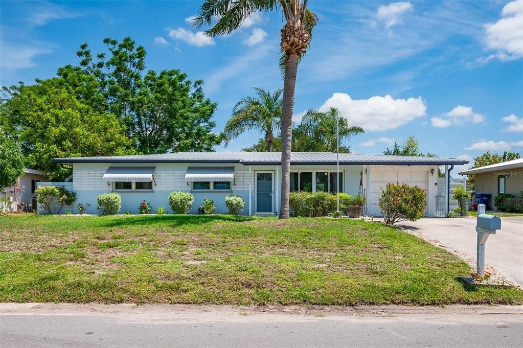 3801 Helene Street - Photo 0