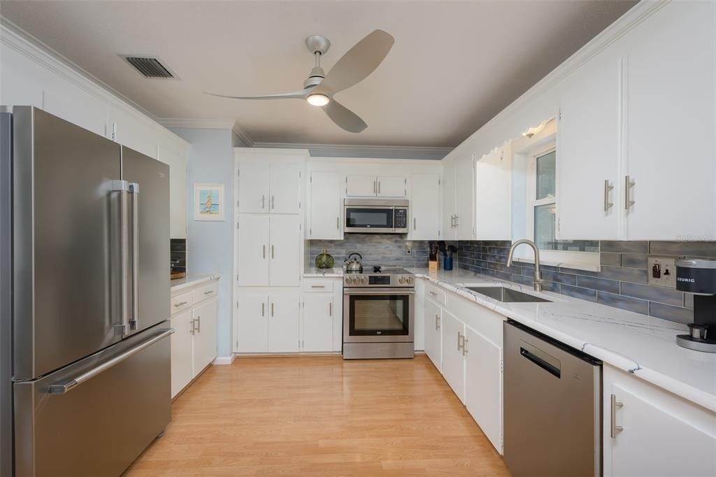 3801 Helene Street - Photo 10