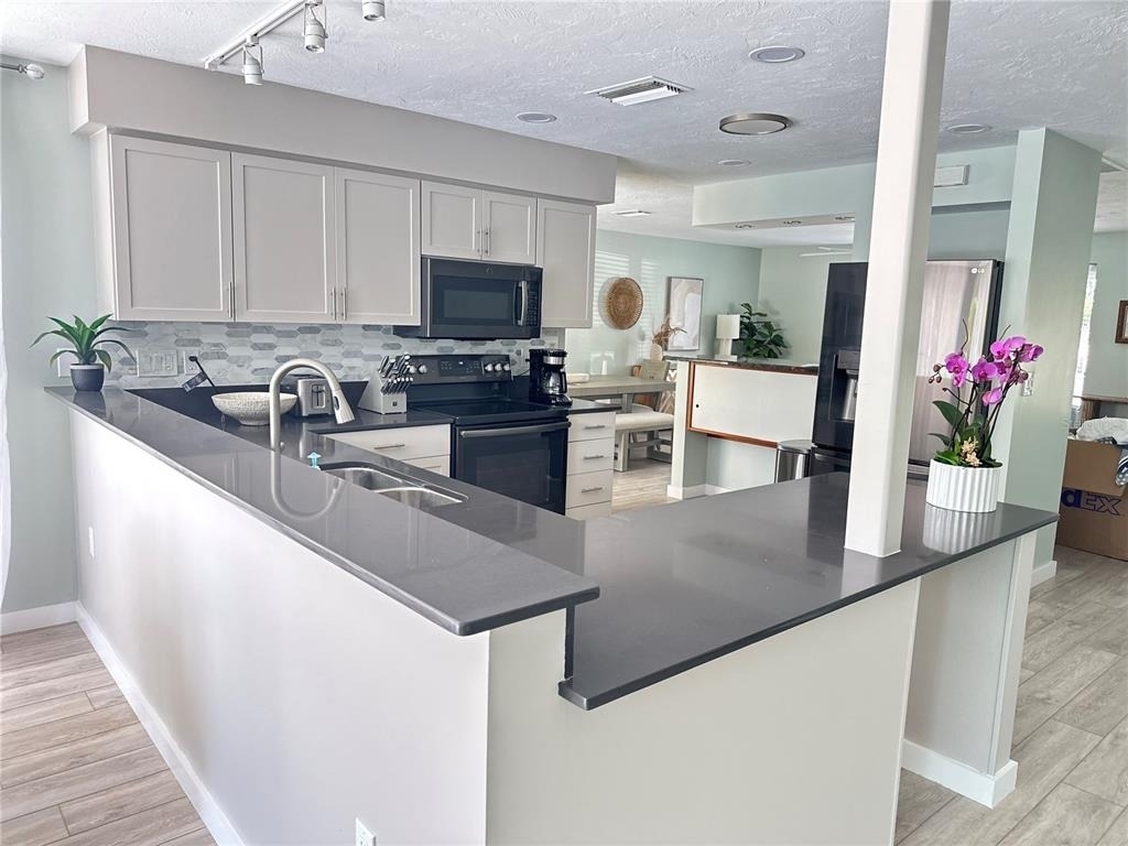 1723 Stanford Lane - Photo 11
