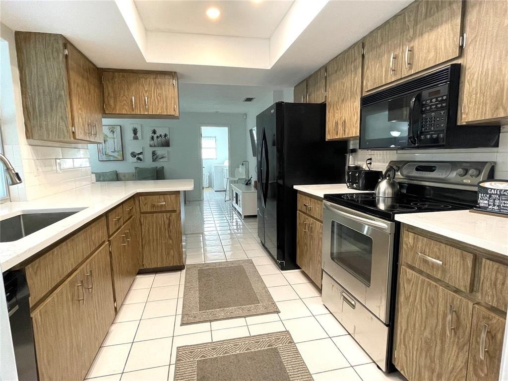 2908 Captiva Drive - Photo 1
