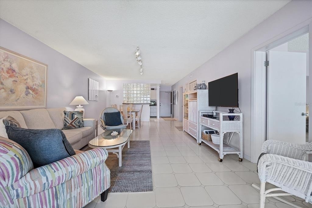 500 S Washington Drive - Photo 2