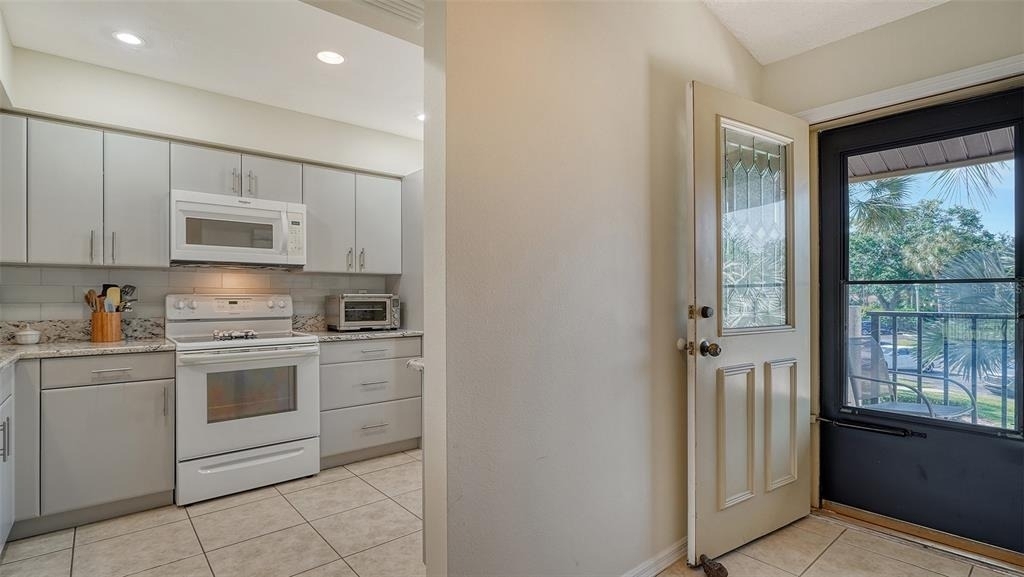 4462 Weybridge Street - Photo 4
