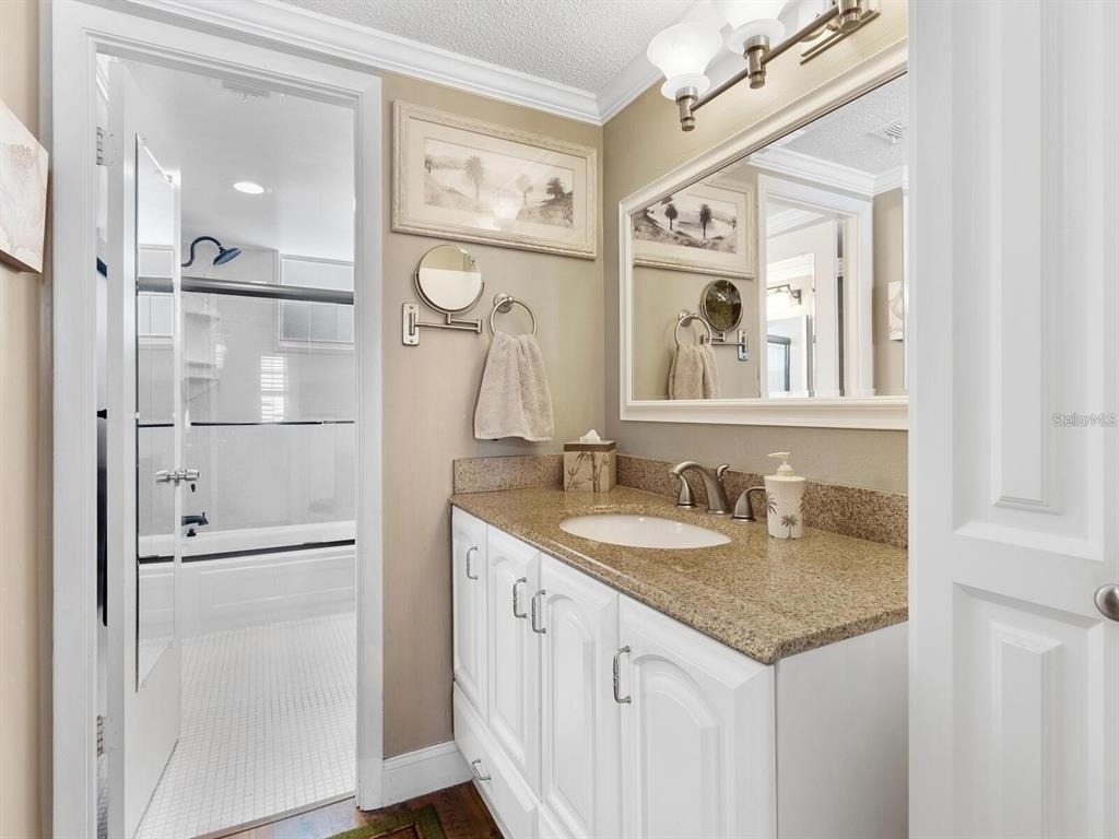 600 Sutton Place - Photo 9