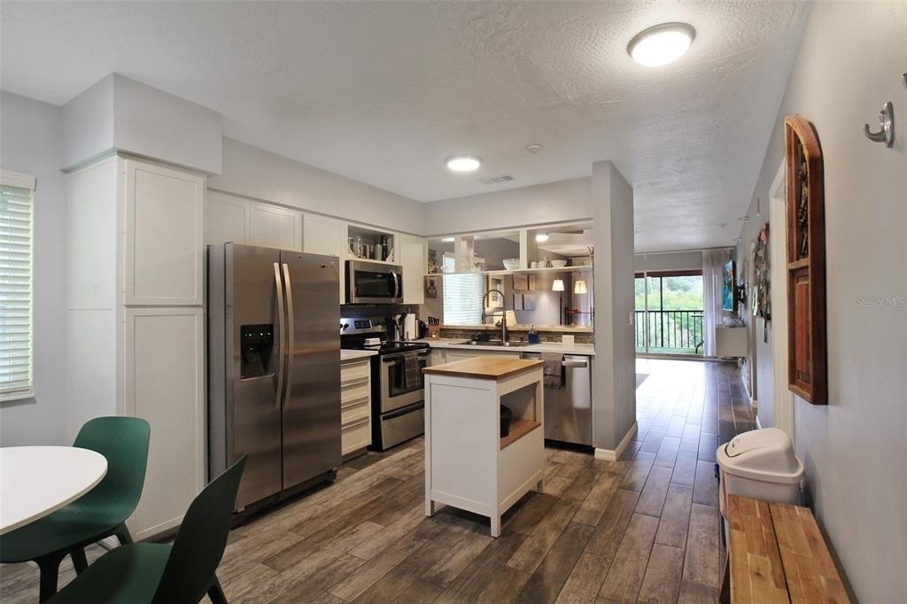 2124 N Tamiami Trail - Photo 2