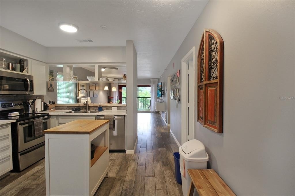 2124 N Tamiami Trail - Photo 3