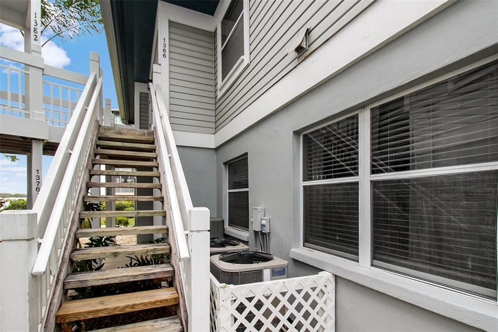 1366 Siesta Bayside Drive - Photo 4