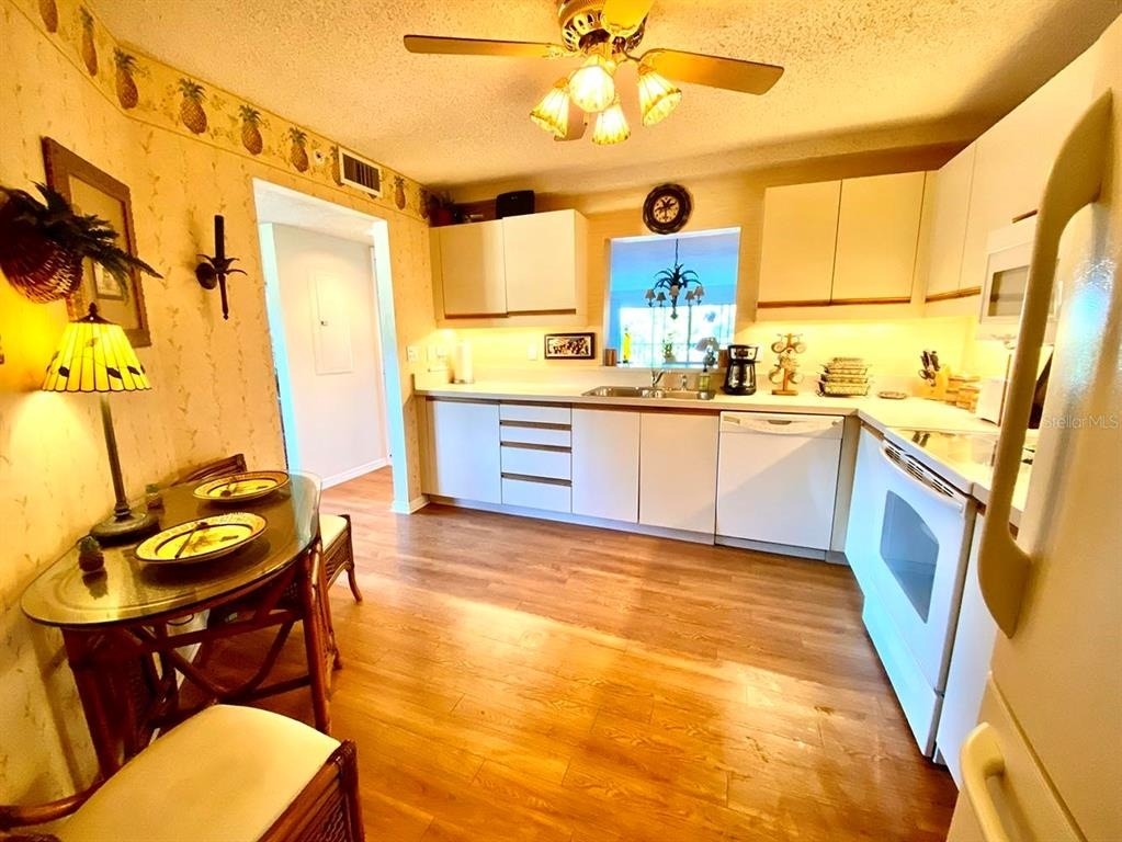 5553 Ashton Lake Drive - Photo 8