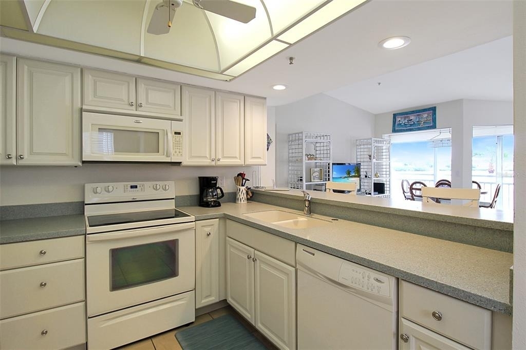 1382 Siesta Bayside Drive - Photo 10