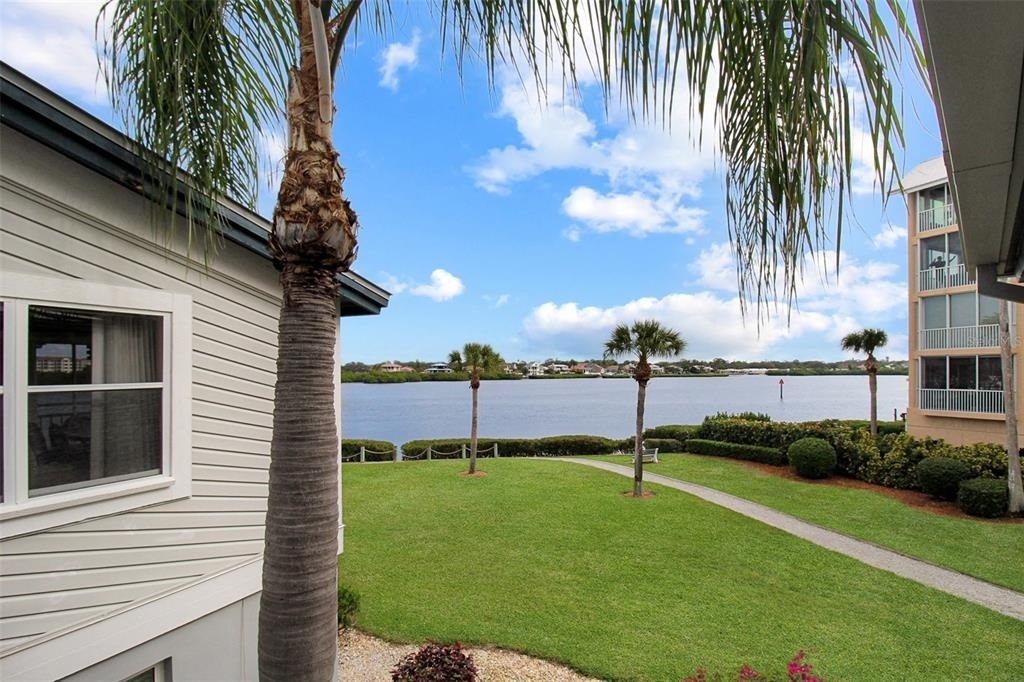 1382 Siesta Bayside Drive - Photo 4