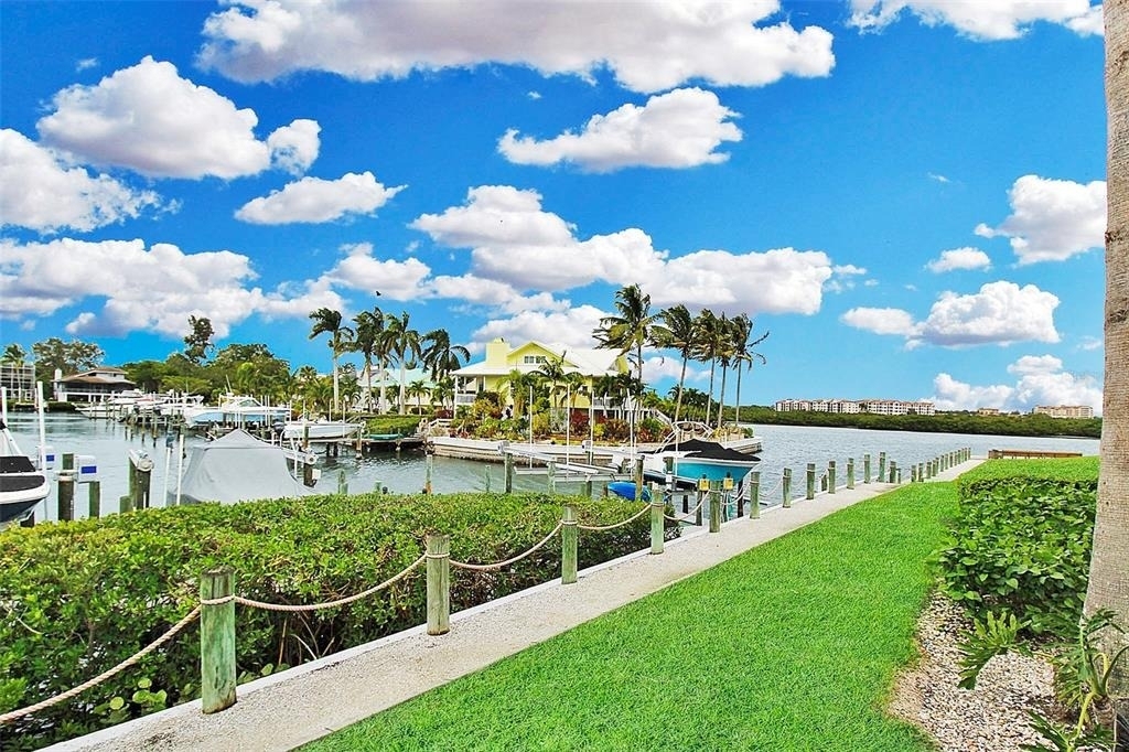 1343 Siesta Bayside Drive - Photo 4