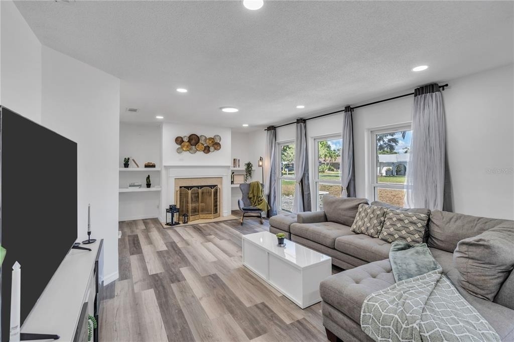 1212 63rd Street Nw - Photo 1