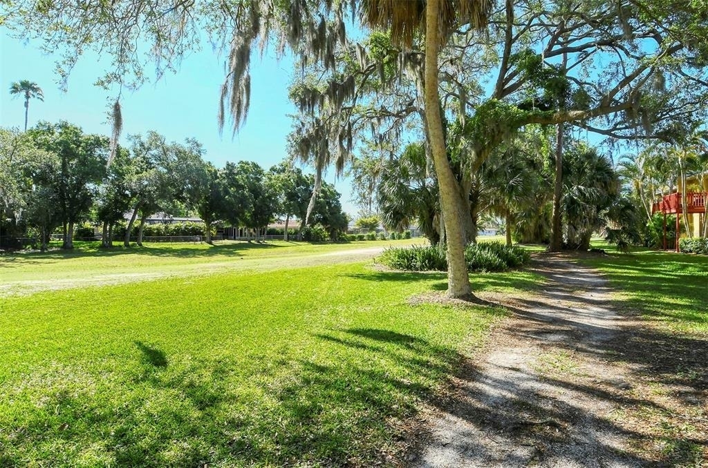1877 Toucan Way - Photo 5