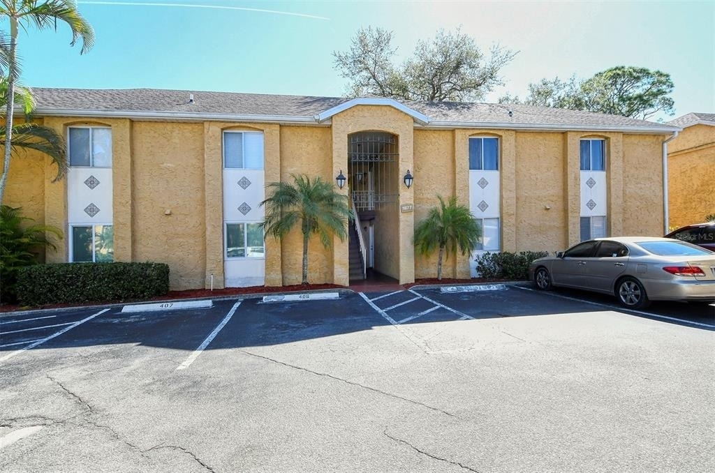 1877 Toucan Way - Photo 0
