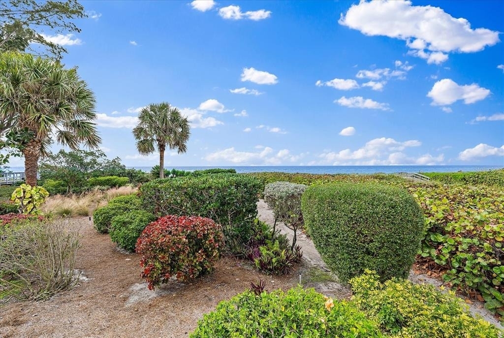 5621 Gulf Of Mexico Drive - Photo 32