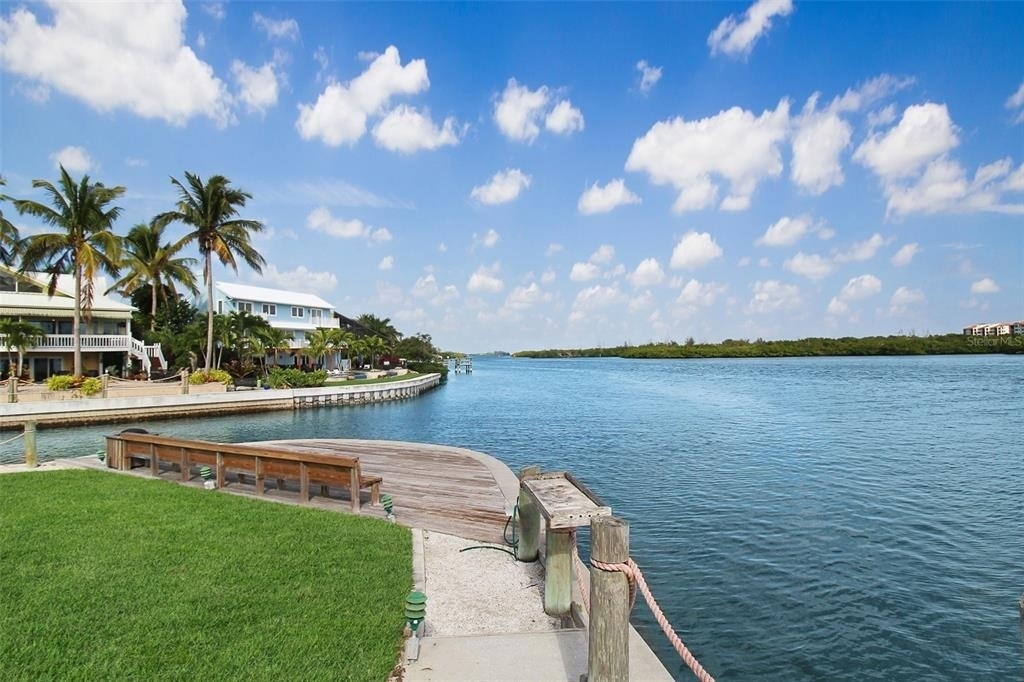 1389 Siesta Bayside Drive - Photo 3