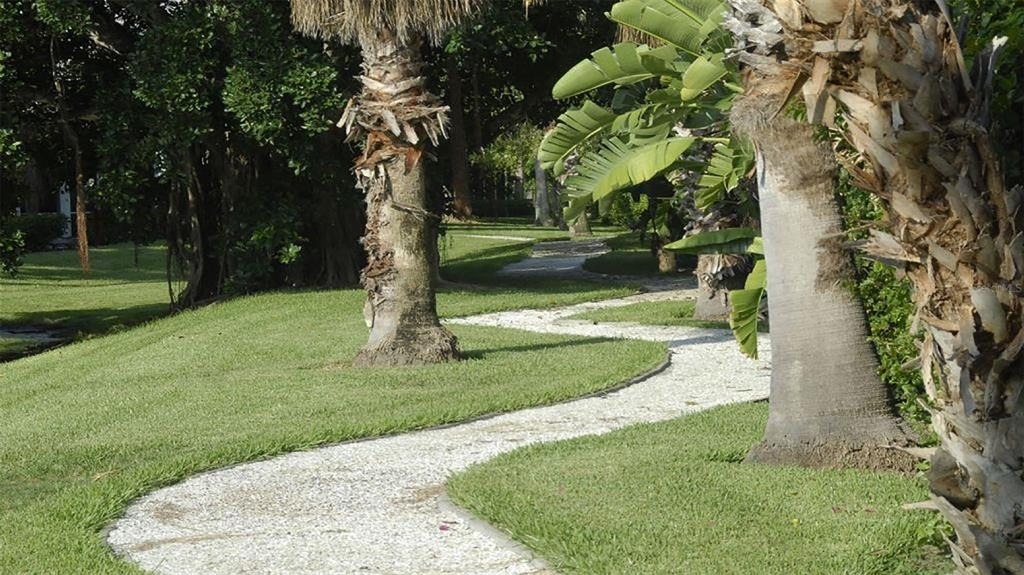 1340 Siesta Bayside Drive - Photo 35