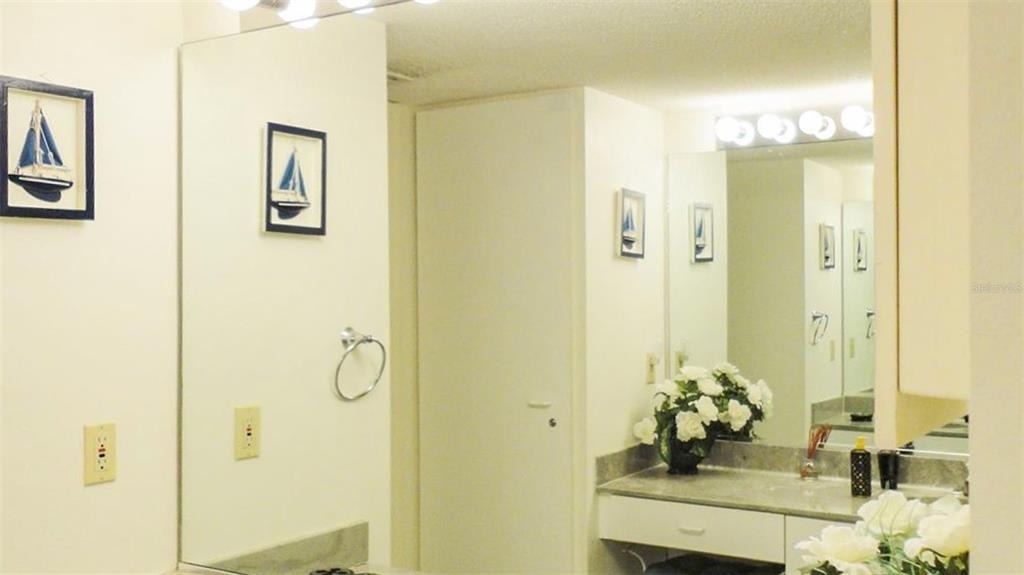 1318 Siesta Bayside Drive - Photo 11