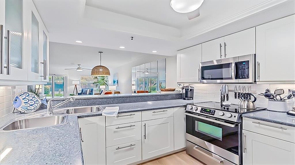 1204 Siesta Bayside Drive - Photo 2