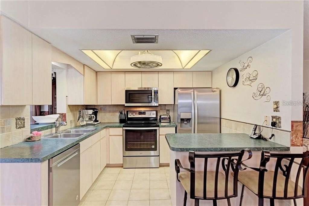 910 Caples Street - Photo 14