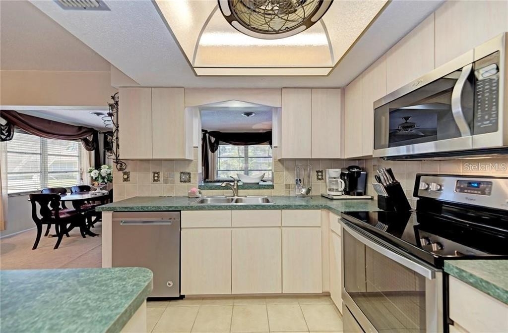910 Caples Street - Photo 11