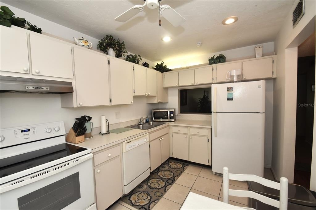 1620 Boathouse Circle - Photo 2