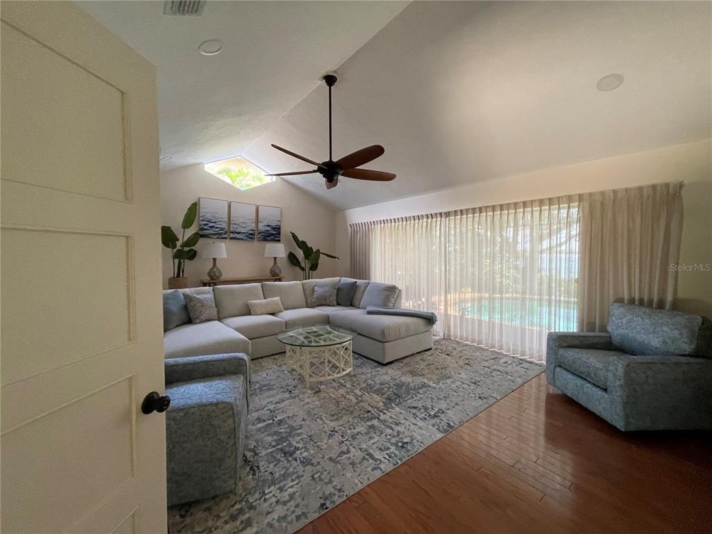 421 Waterside Lane - Photo 7