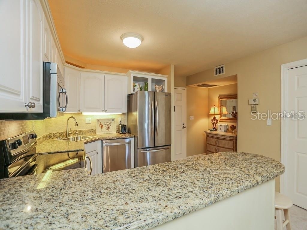 1050 Longboat Club Road - Photo 6