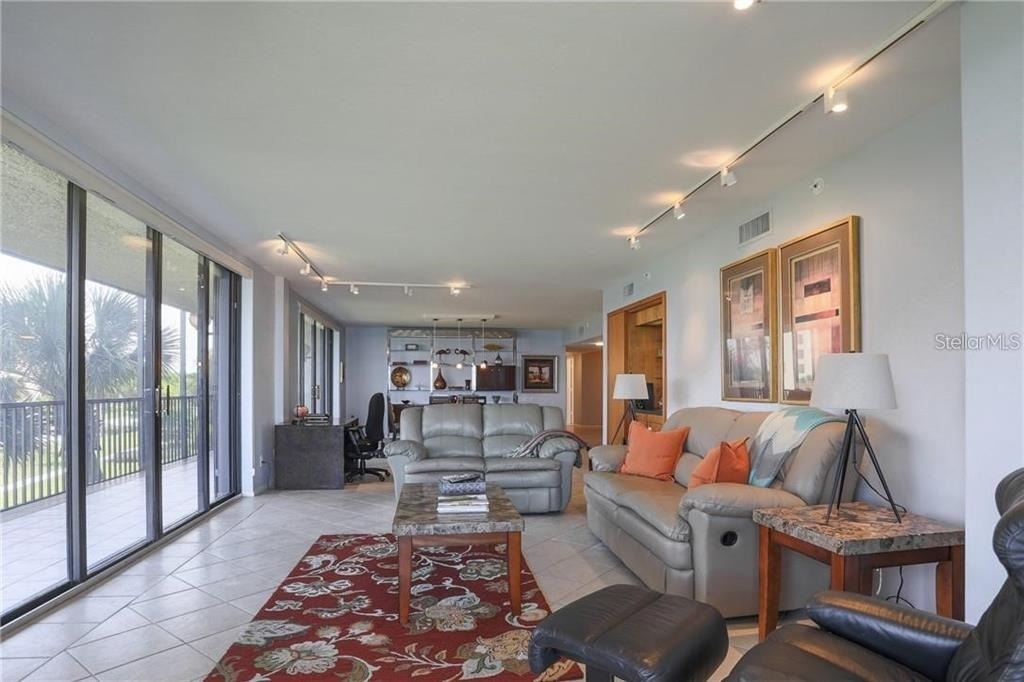 1925 Gulf Of Mexico Drive - Photo 2