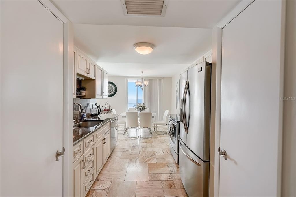 2425 Gulf Of Mexico Drive - Photo 9