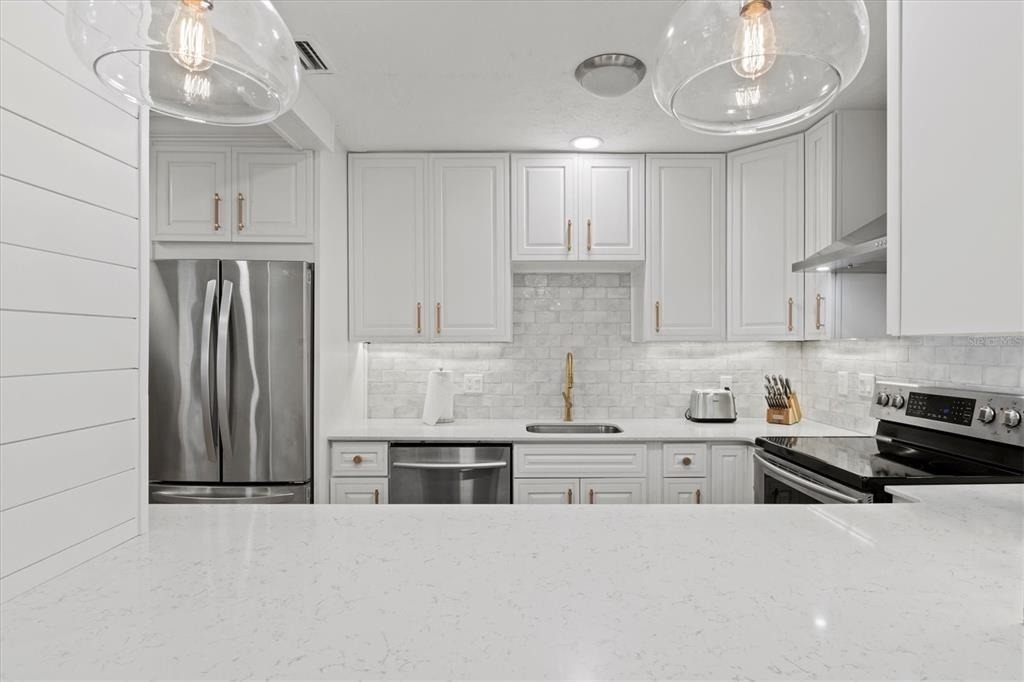 326 S Lime Avenue - Photo 16