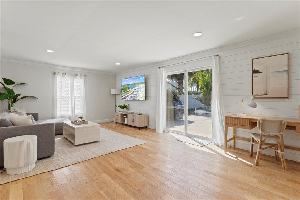 326 S Lime Avenue - Photo 8