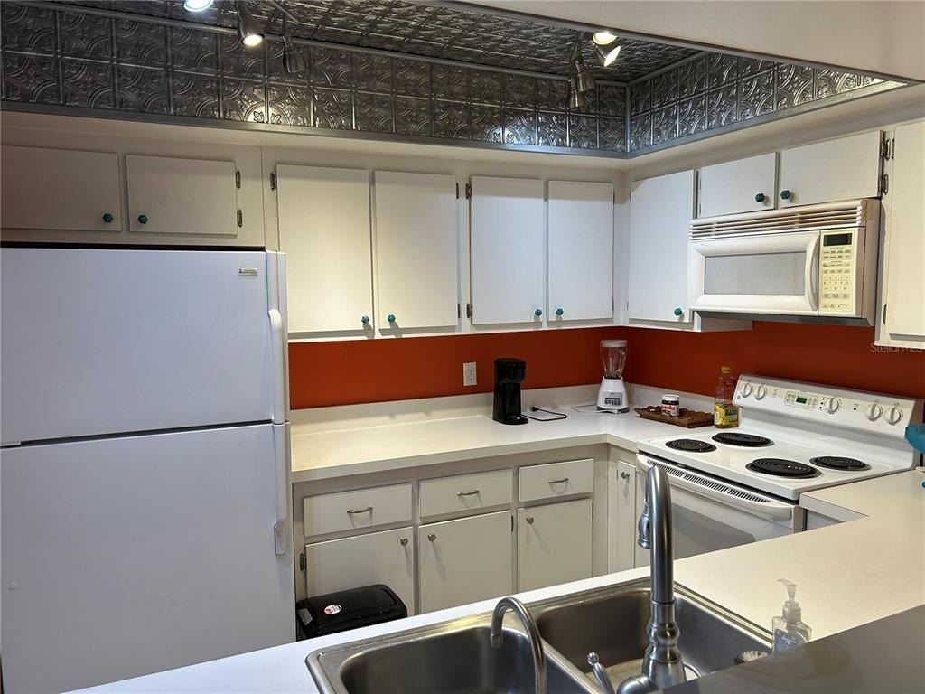 6102 7th Avenue W - Photo 2