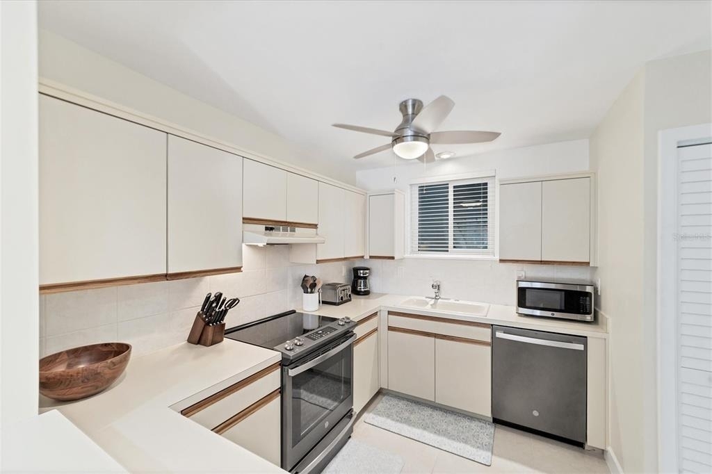 500 S Washington Drive - Photo 3