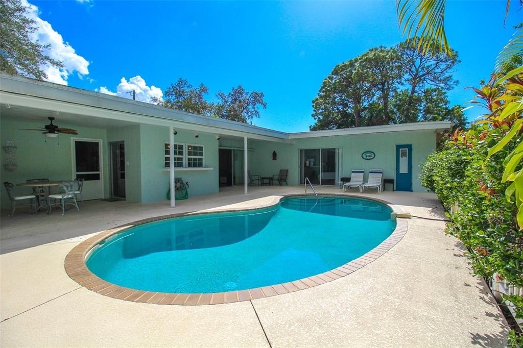 3223 Rowena Street - Photo 44