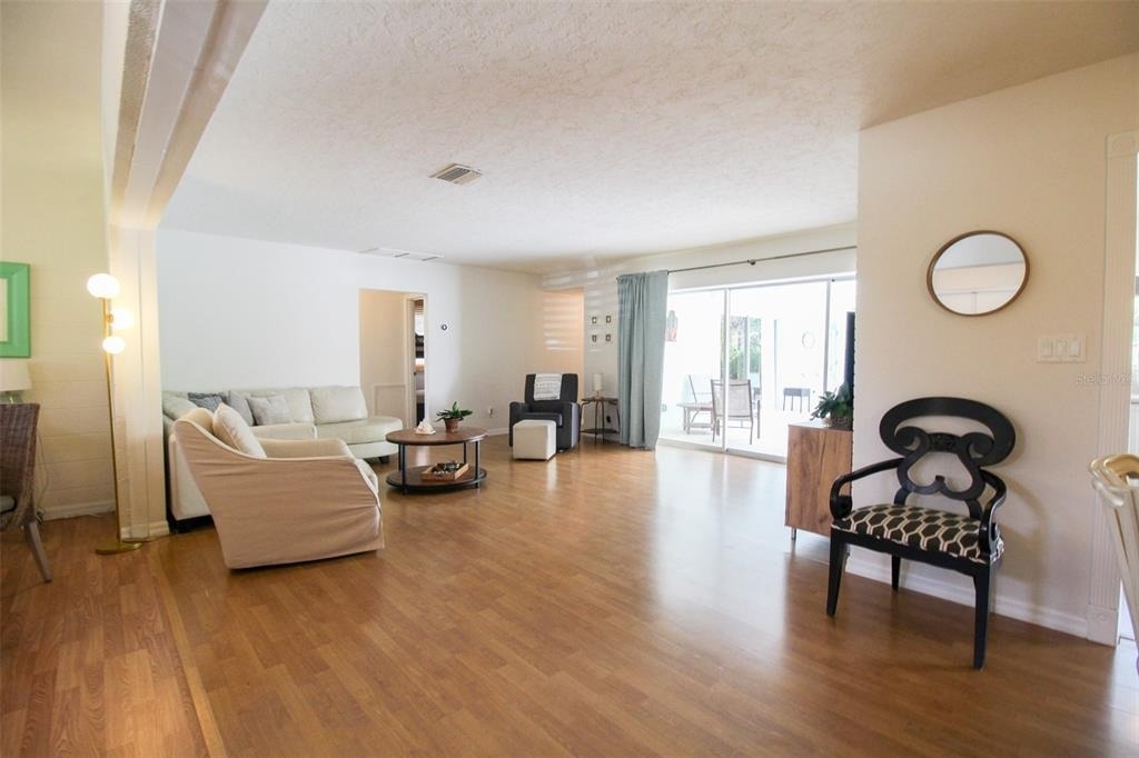 3223 Rowena Street - Photo 7