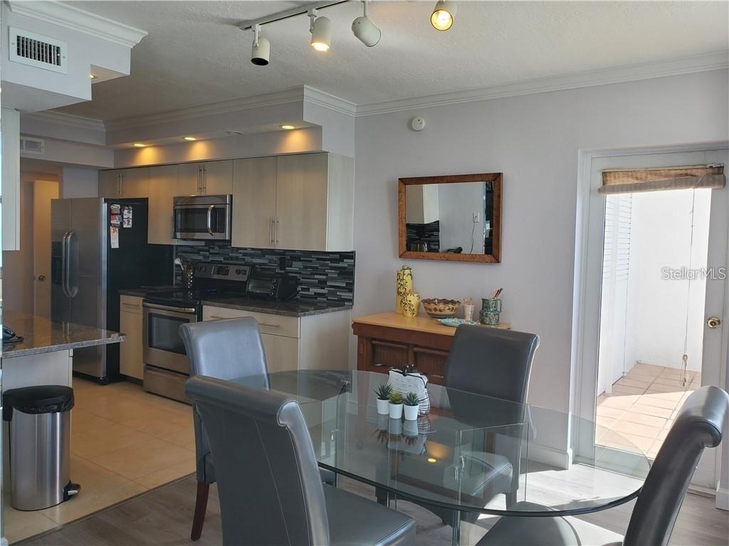 1050 Longboat Club Road - Photo 11