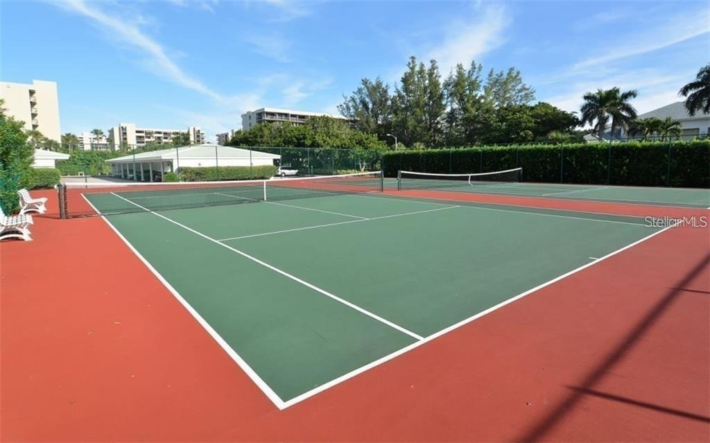 1050 Longboat Club Road - Photo 35
