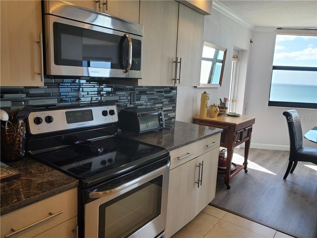 1050 Longboat Club Road - Photo 10