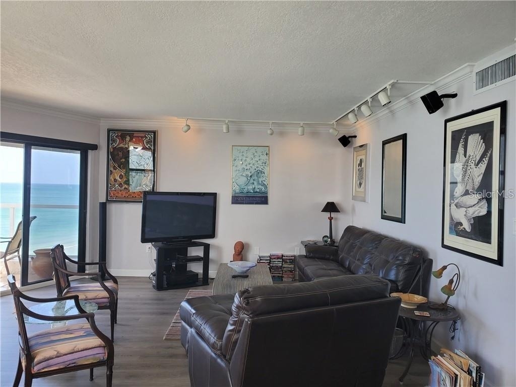 1050 Longboat Club Road - Photo 8