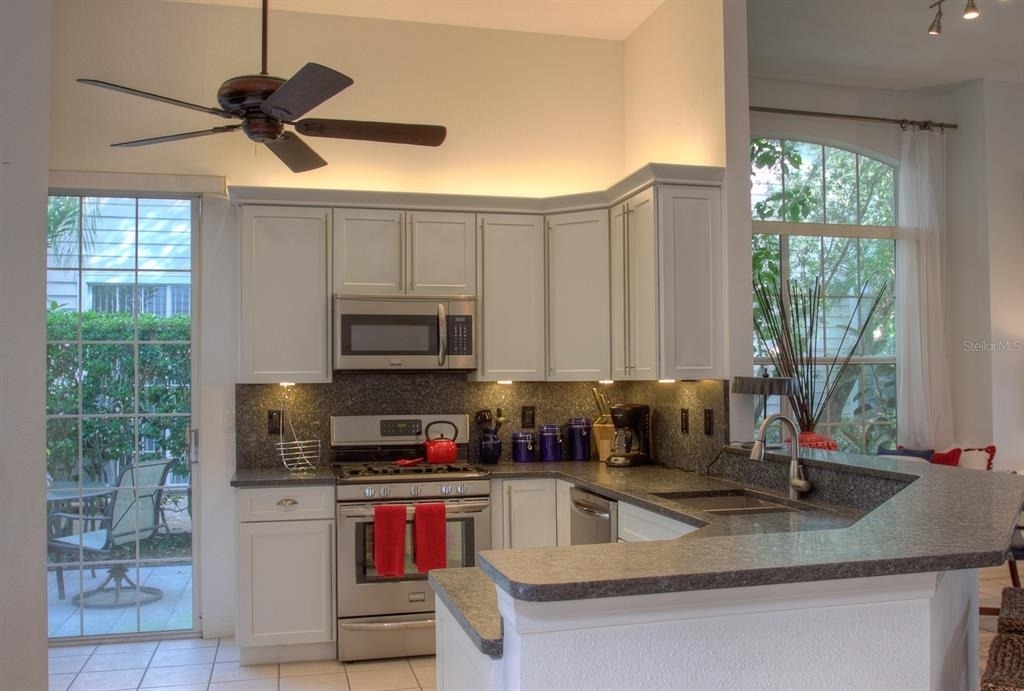 7911 Whitebridge Glen - Photo 16