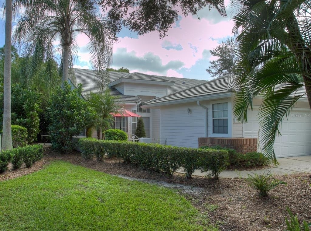 7911 Whitebridge Glen - Photo 2