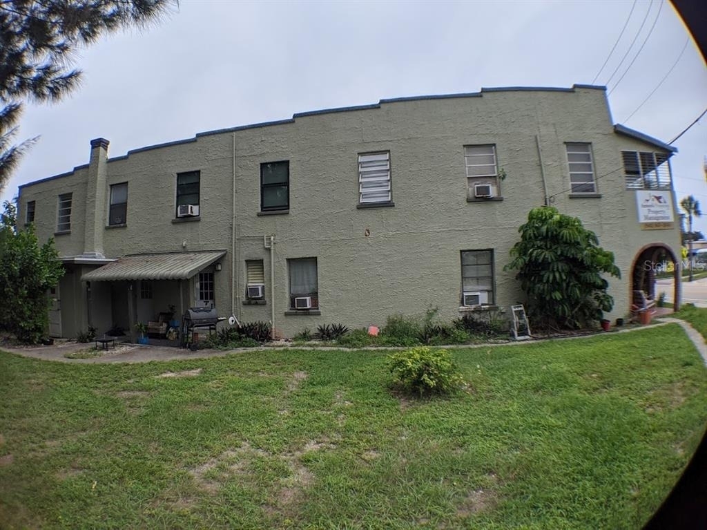 401 Colonia Lane E - Photo 0