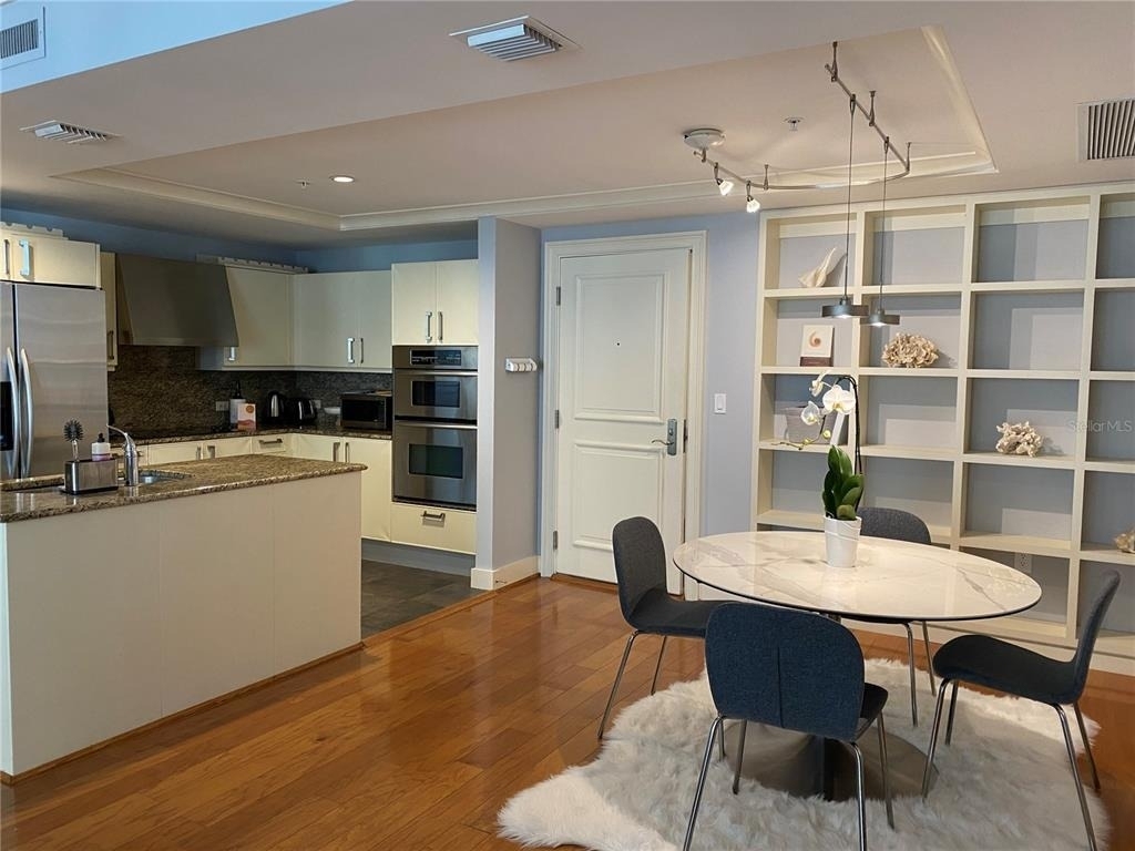 1350 Main Street - Photo 9