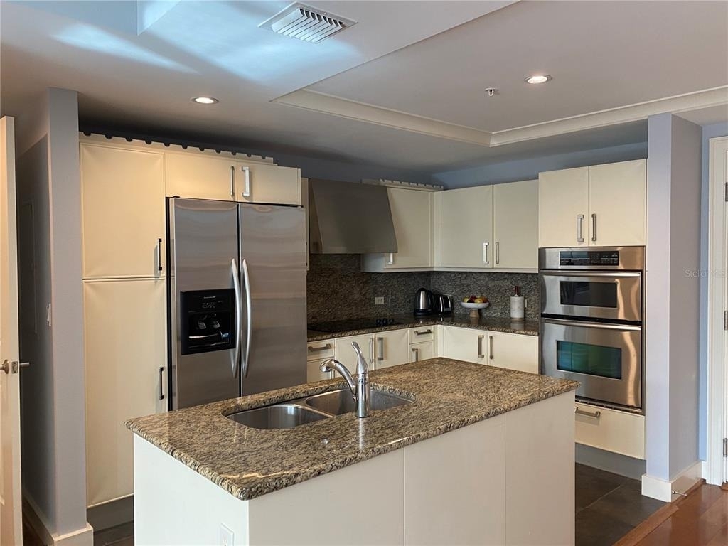 1350 Main Street - Photo 5