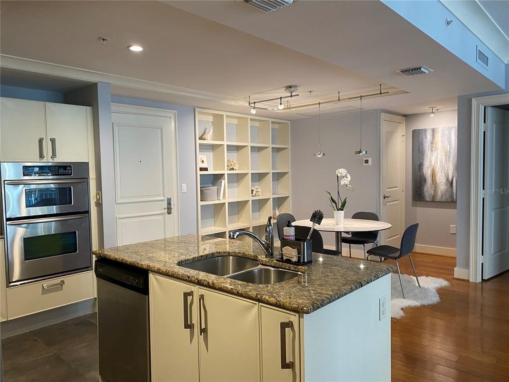 1350 Main Street - Photo 8