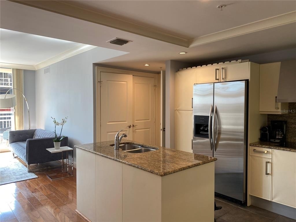 1350 Main Street - Photo 4